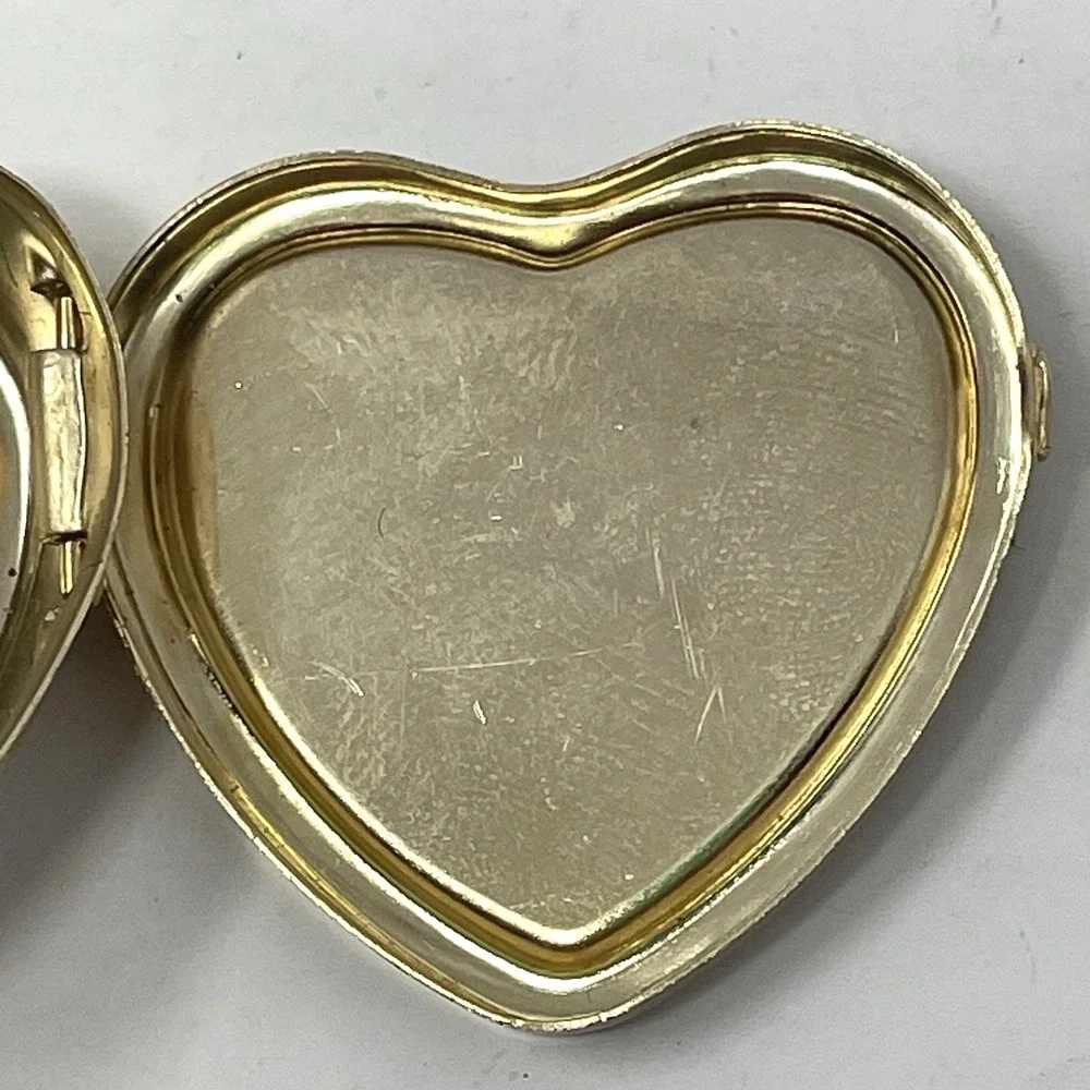 Vintage Cloisonne Heart Pill Box Butterfly Floral Enamel‎ Gold Tone Trinket Case